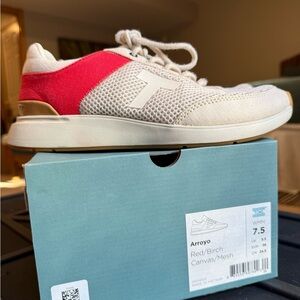 TOMS Arroyo Red and Birch Casual Lace-Up Sneaker